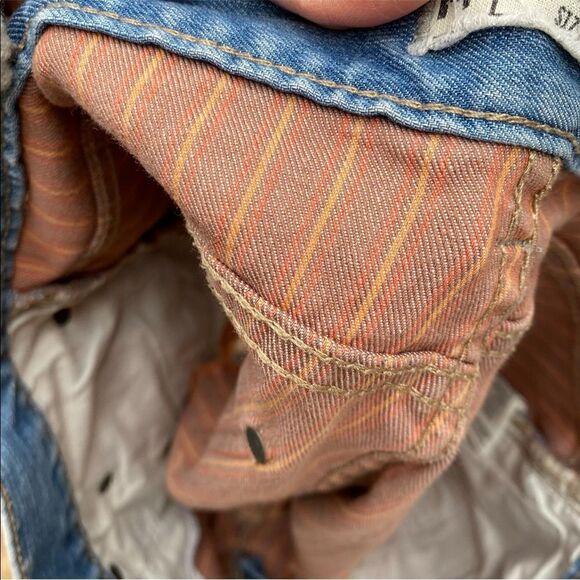 Free People Distressed Denim Shorts size 25 - Picture 8 of 9